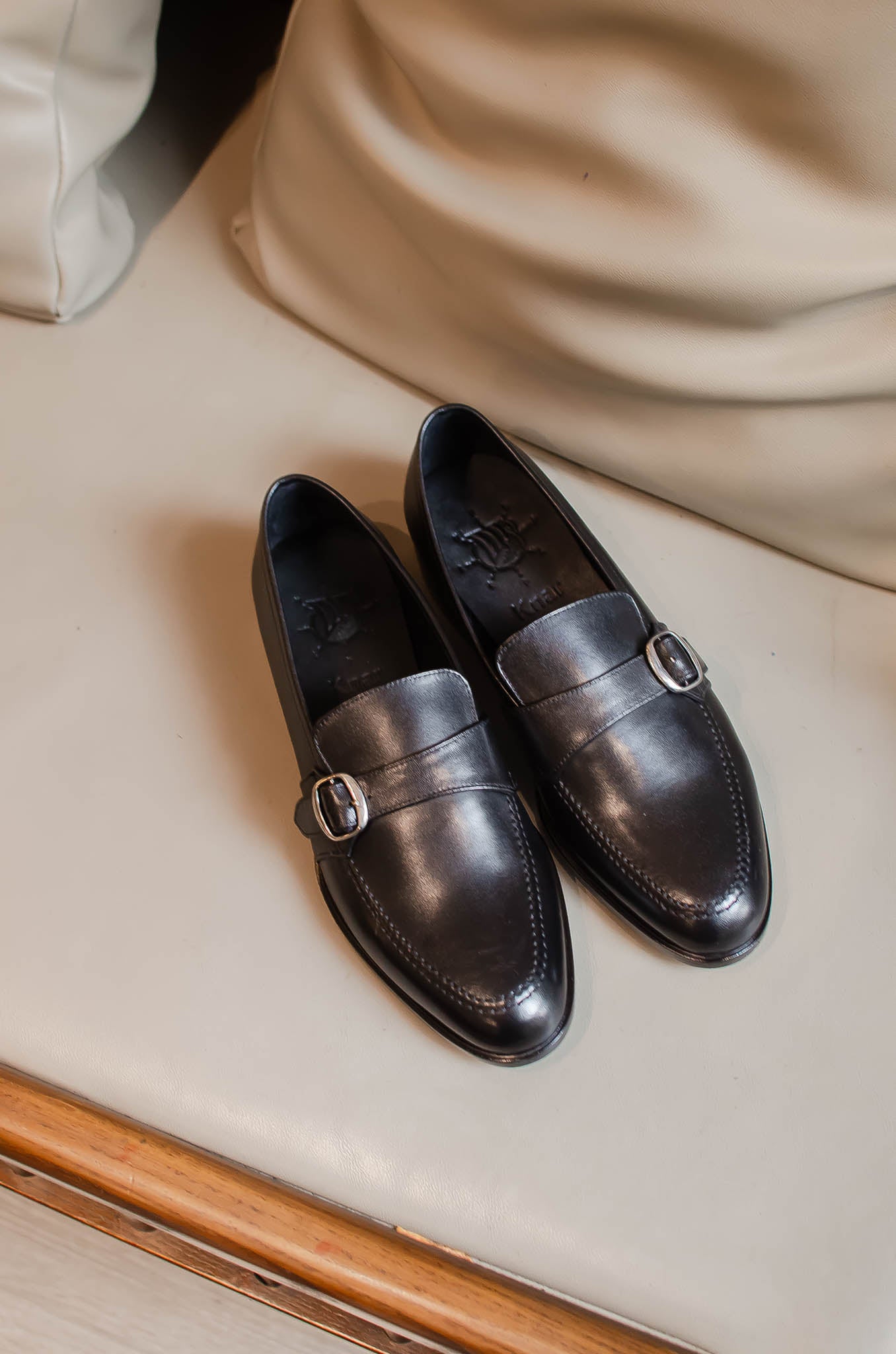 Loafer Men Shoes T 012